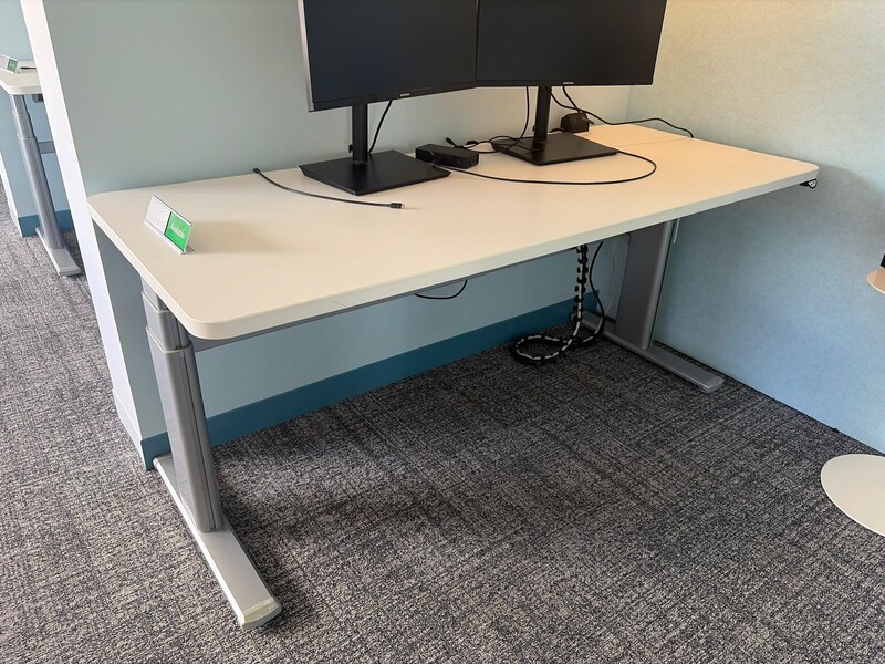 5 Series 3-Stage Height-Adjustable Desk - Image 1