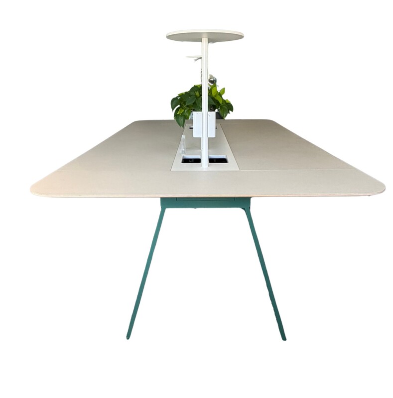 Bar-Height Collaboration Table - Thumbnail 2