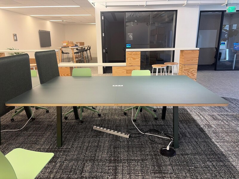 8' Collaboration Table - Image 1