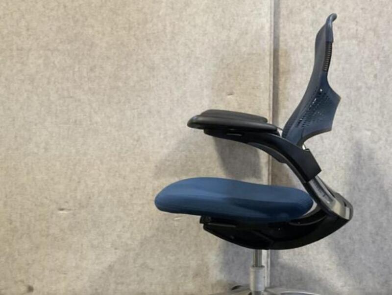 Generation Chair - Thumbnail 4