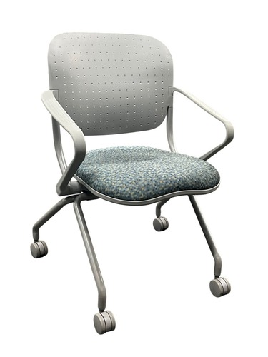 KI Torsion on the Go Nesting Chair (Blue/Grey) - Image 1