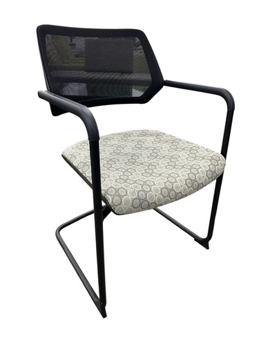 Steelcase Qivi Guet Chair - Image 1