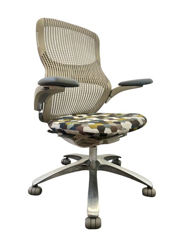 Knoll Generation Task Chair (Hexagon Pattern/Chrome) - Image 1