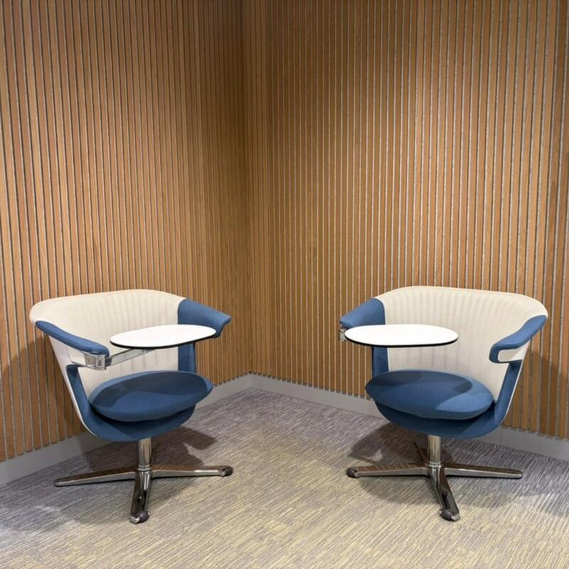 i2i Chairs with Attached Tablet Arm - Thumbnail 2