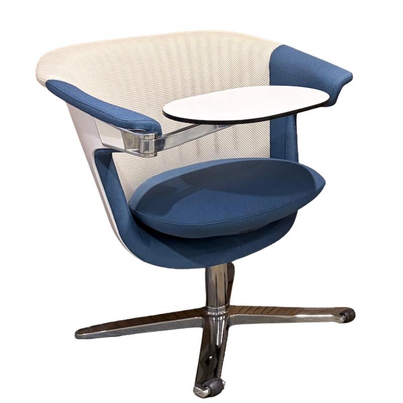 i2i Chairs with Attached Tablet Arm - Image 1