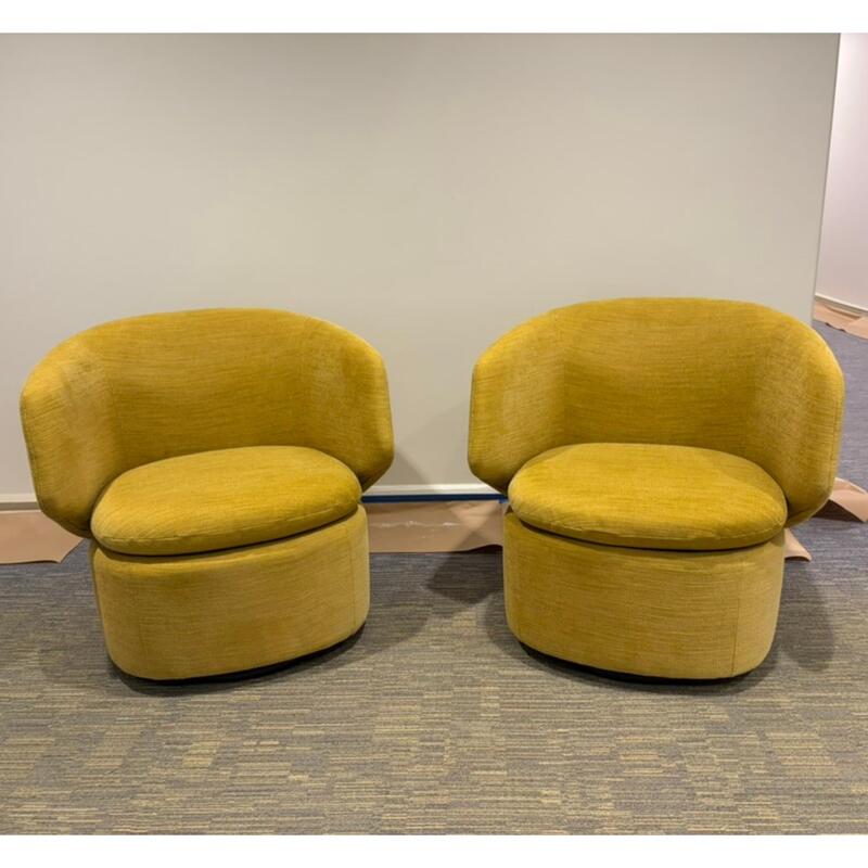 Crescent Swivel Chair - Thumbnail 2