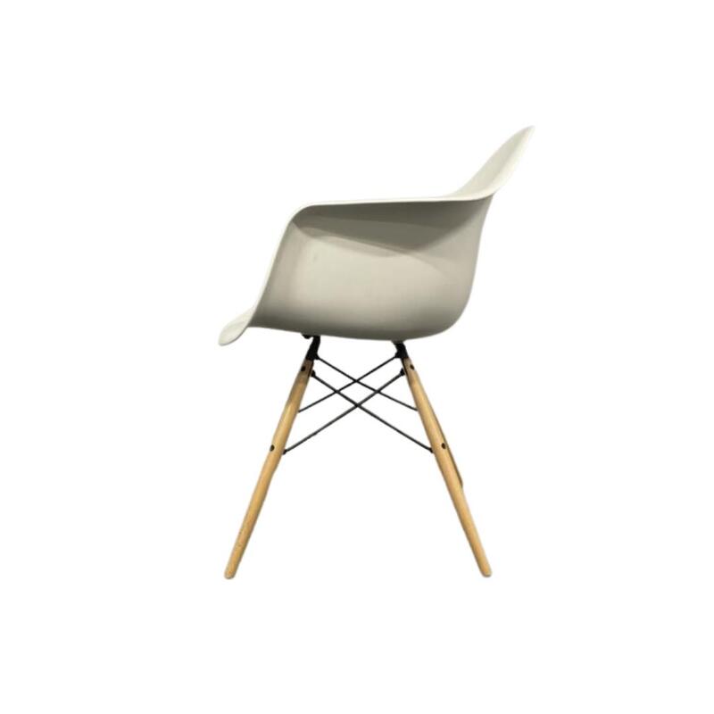 Eames Molded Plastic Armchair - Thumbnail 3