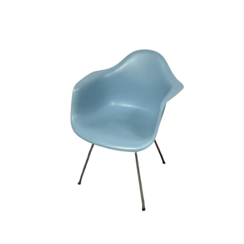 Eames Molded Plastic Armchair - Thumbnail 2