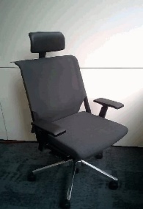 Swivel Chair With Adjustable Headrest - Image 1