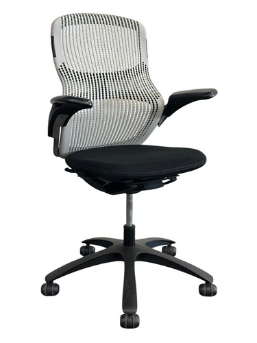 Pre-Owned Knoll Generation Chair (Grey/Black) - Image 1
