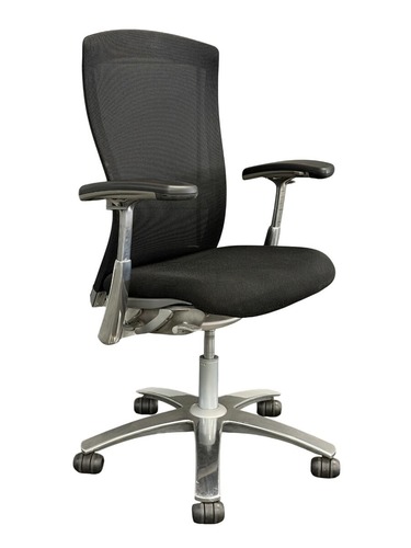 Pre-owned Knoll Life Task Chair (Black/Chrome) - Image 1