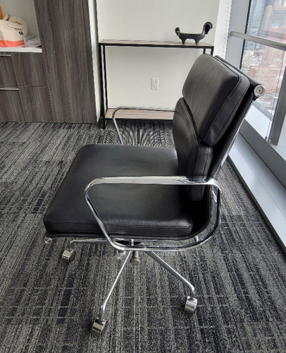 Eames Soft Pad Management Chair - Thumbnail 3