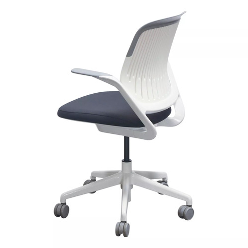 'Cobi' Mesh Conference Chair - Thumbnail 2