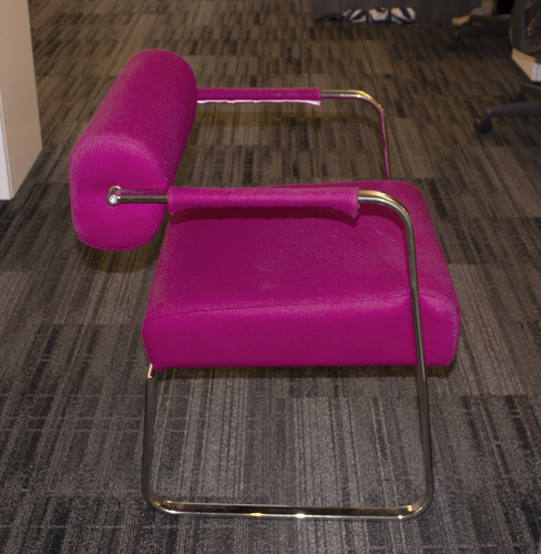 Guest Chair w/ Arms & Cantilevered Base - Thumbnail 3