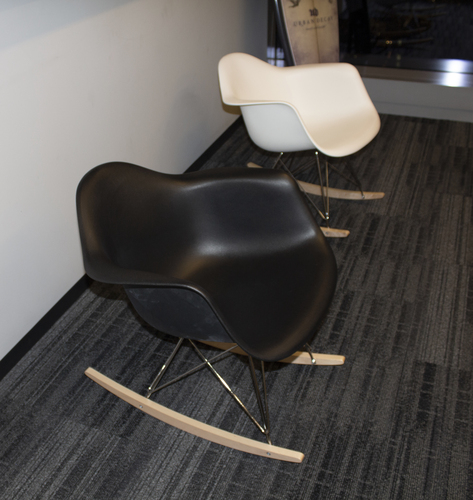 Eames Molded Plastic Rocking Chair - Thumbnail 3