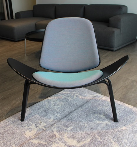 'Shell' Chair by Hans J. Wegner (CH07) - Thumbnail 2