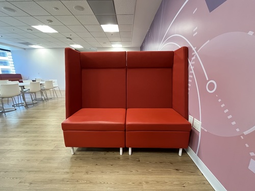 'Villa' High-Back Privacy Lounge Chair - Thumbnail 4