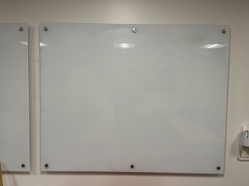 'Clarus' Glass Board - Thumbnail 3