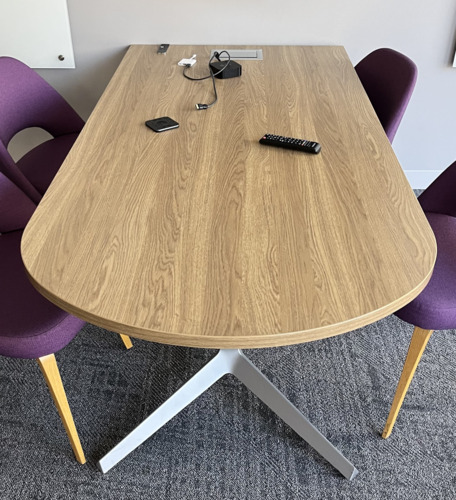 'Dividends' Horizon Peninsula Top with Y-Base Table - Thumbnail 2