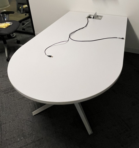 'Dividends' Horizon Peninsula Top with Y-Base Table - Thumbnail 2