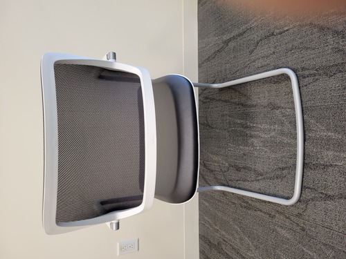 'QiVi' Chair on Sled Base - Thumbnail 3