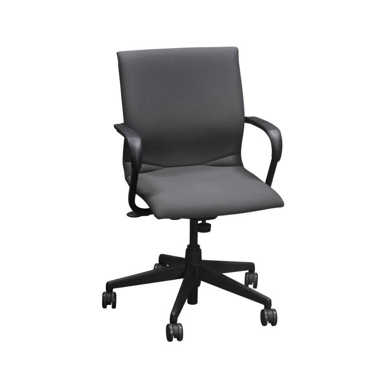 'Protege' Used Conference Chair - Image 1