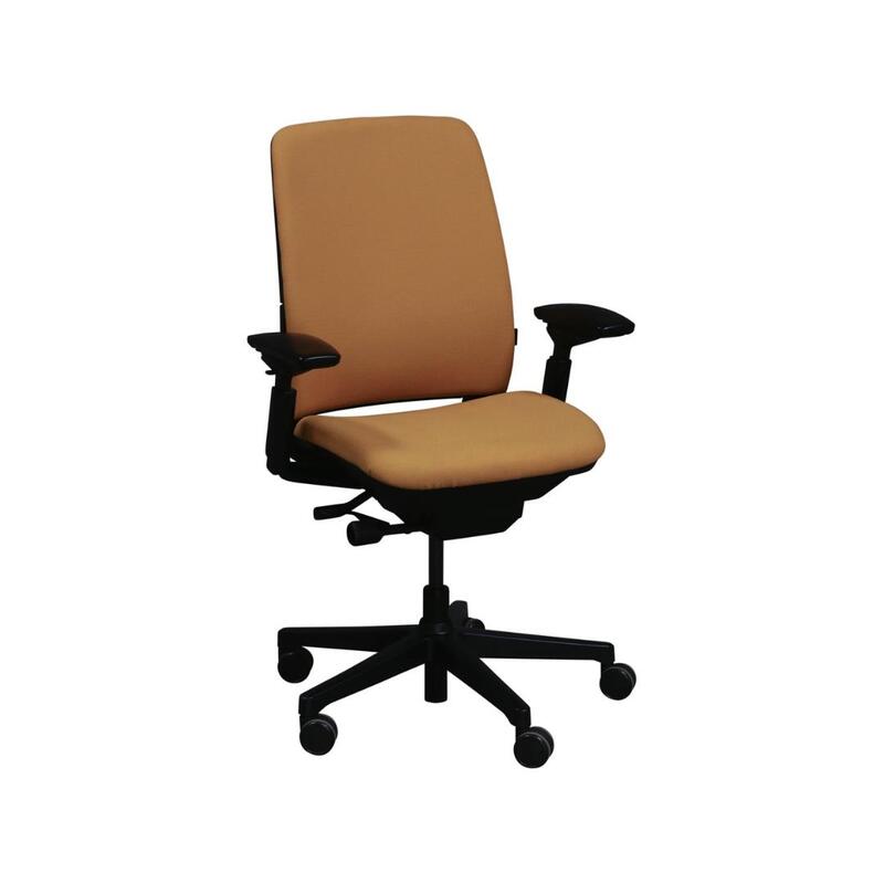 'Amia' Used Task Chair - Image 1