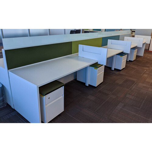 'Answer' Cubicle w/ Glass (5x2.5, Sold in Pods) - Image 1