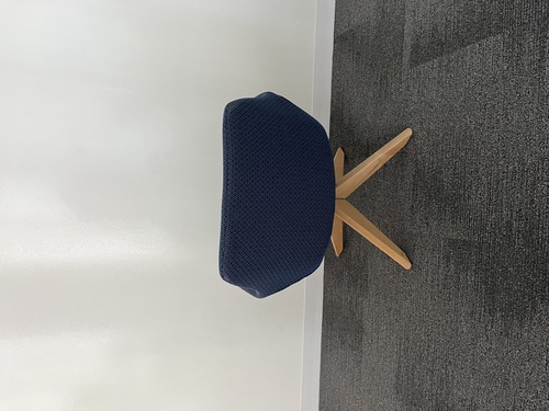 'Melina' Lounge with Swivel Base and Wooden Legs - Thumbnail 4