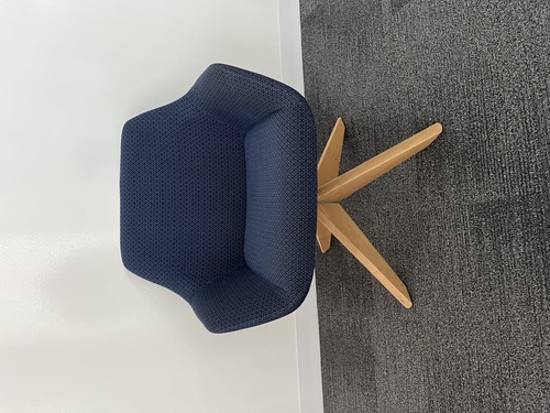 'Melina' Lounge with Swivel Base and Wooden Legs - Thumbnail 2