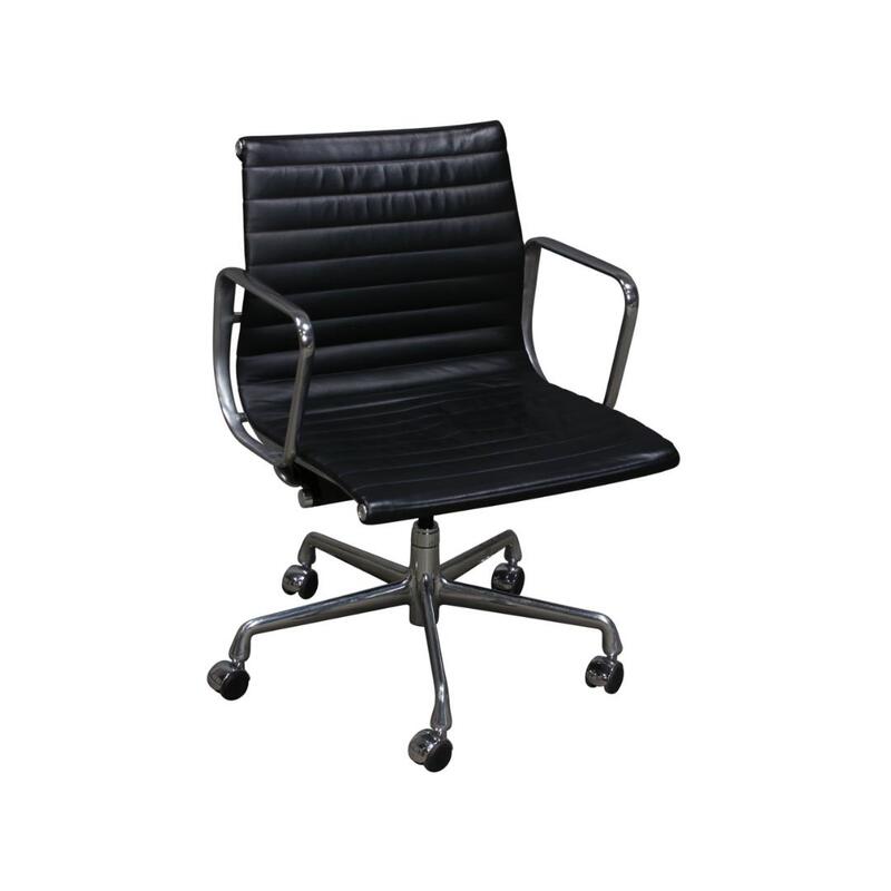 Eames Aluminum Group Management Chair - Image 1