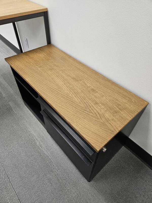 Pedestal Table - Right - Thumbnail 4