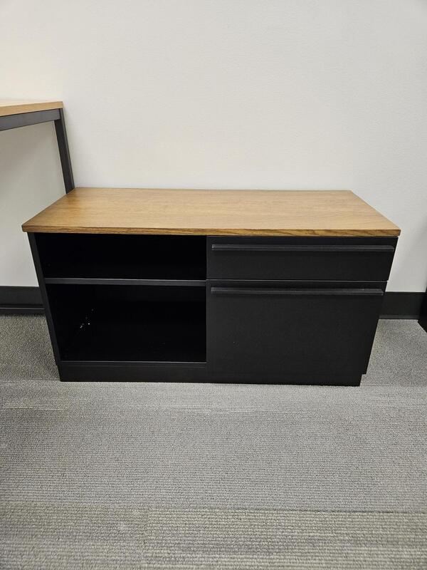 Pedestal Table - Right - Thumbnail 2