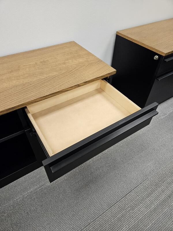 Pedestal Table - Right - Thumbnail 3