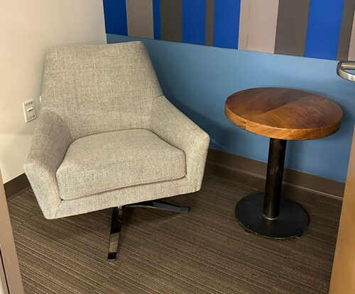 'Lucas' Swivel Chair - Thumbnail 3