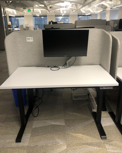 Height-Adjustable Benching w/ Low Fence & Privacy Screens - Thumbnail 6