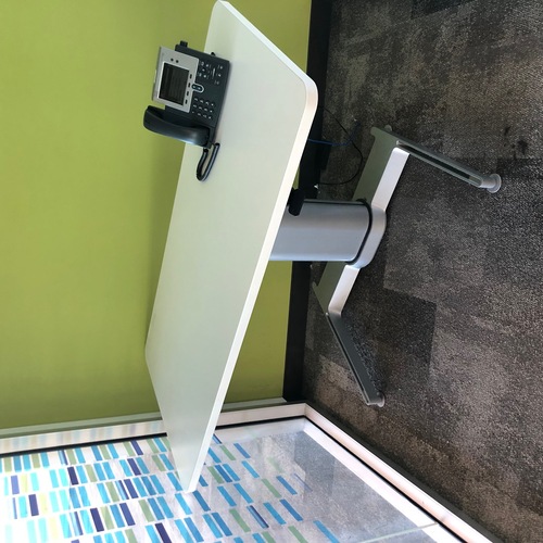 'Airtouch' Height-Adjustable Table - Thumbnail 2