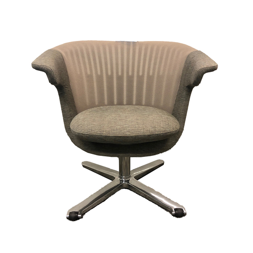 'i2i' Chair - Image 1