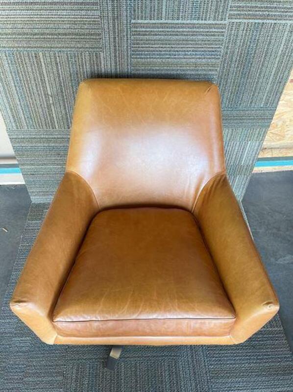 Lucas Leather Swivel Chair - Thumbnail 3