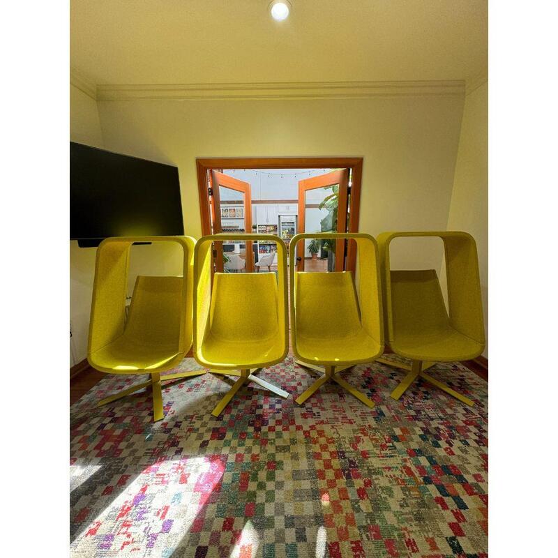 Window Swivel Chair - Thumbnail 2